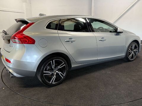 Volvo V40 2.0 V40 R-Design Pro D3 Auto 5dr 5