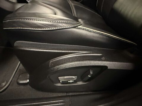 Volvo V40 2.0 V40 R-Design Pro D3 Auto 5dr 56