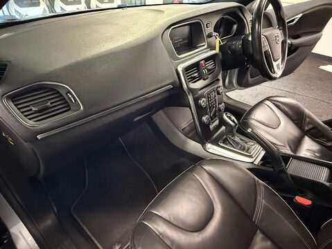Volvo V40 2.0 V40 R-Design Pro D3 Auto 5dr 11