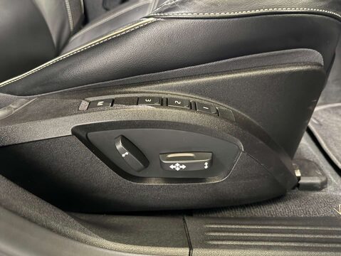 Volvo V40 2.0 V40 R-Design Pro D3 Auto 5dr 28