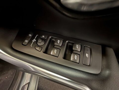 Volvo V40 2.0 V40 R-Design Pro D3 Auto 5dr 24
