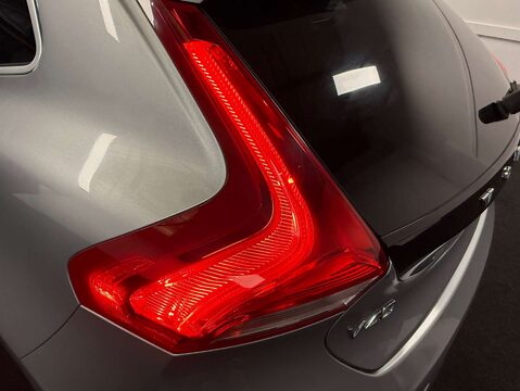 Volvo V40 2.0 V40 R-Design Pro D3 Auto 5dr 47