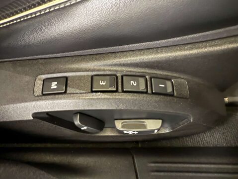 Volvo V40 2.0 V40 R-Design Pro D3 Auto 5dr 29