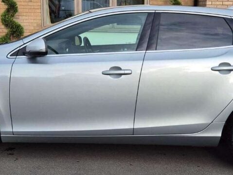 Volvo V40 2.0 V40 R-Design Pro D3 Auto 5dr 3