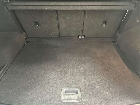 Volkswagen Tiguan 2.0 Tiguan R-Line TDI BlueMotion Technology 4Motion Semi-Auto 4WD 5dr 35