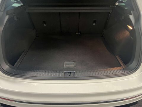 Volkswagen Tiguan 2.0 Tiguan R-Line TDI BlueMotion Technology 4Motion Semi-Auto 4WD 5dr 34