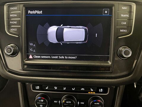 Volkswagen Tiguan 2.0 Tiguan R-Line TDI BlueMotion Technology 4Motion Semi-Auto 4WD 5dr 24