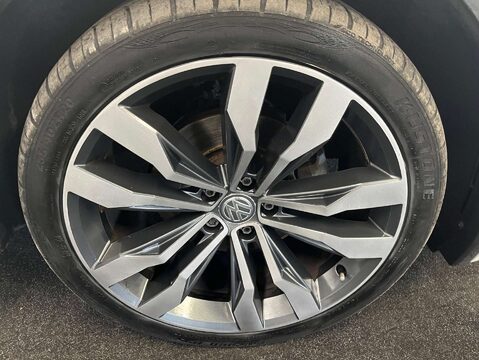 Volkswagen Tiguan 2.0 Tiguan R-Line TDI BlueMotion Technology 4Motion Semi-Auto 4WD 5dr 9