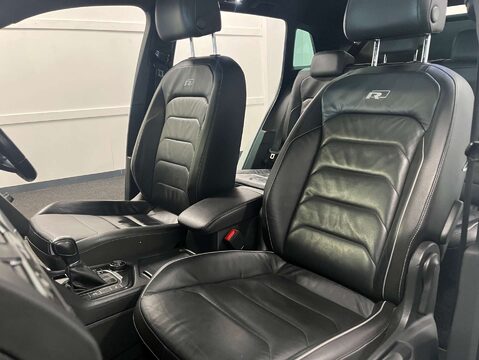 Volkswagen Tiguan 2.0 Tiguan R-Line TDI BlueMotion Technology 4Motion Semi-Auto 4WD 5dr 45