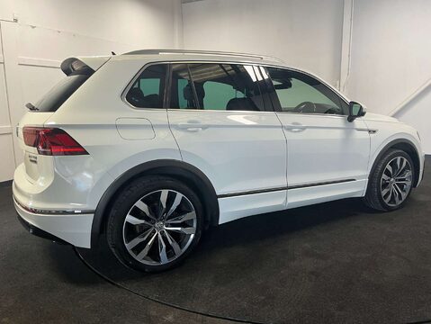 Volkswagen Tiguan 2.0 Tiguan R-Line TDI BlueMotion Technology 4Motion Semi-Auto 4WD 5dr 5