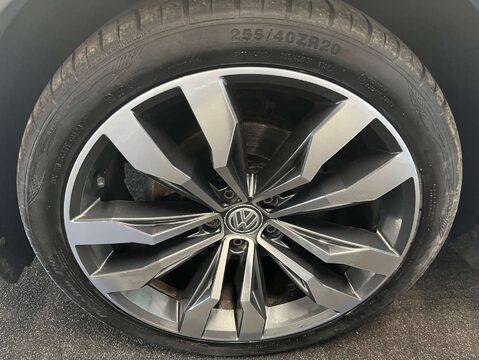 Volkswagen Tiguan 2.0 Tiguan R-Line TDI BlueMotion Technology 4Motion Semi-Auto 4WD 5dr 50