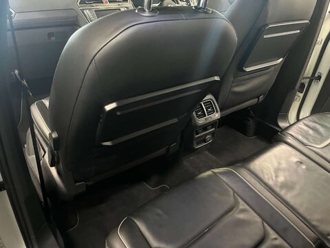 Volkswagen Tiguan 2.0 Tiguan R-Line TDI BlueMotion Technology 4Motion Semi-Auto 4WD 5dr 43