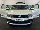 Volkswagen Tiguan 2.0 Tiguan R-Line TDI BlueMotion Technology 4Motion Semi-Auto 4WD 5dr 8