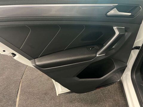 Volkswagen Tiguan 2.0 Tiguan R-Line TDI BlueMotion Technology 4Motion Semi-Auto 4WD 5dr 39