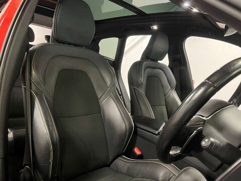 Volvo XC60 2.0 XC60 R-Design T8 PHEV AWD Auto 4WD 5dr 11