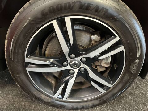 Volvo XC60 2.0 XC60 R-Design T8 PHEV AWD Auto 4WD 5dr 10