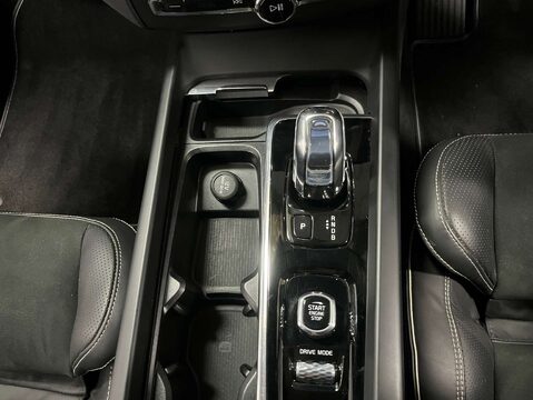 Volvo XC60 2.0 XC60 R-Design T8 PHEV AWD Auto 4WD 5dr 27