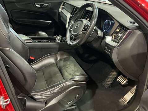 Volvo XC60 2.0 XC60 R-Design T8 PHEV AWD Auto 4WD 5dr 10