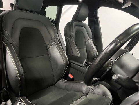 Volvo XC60 2.0 XC60 R-Design T8 PHEV AWD Auto 4WD 5dr 14