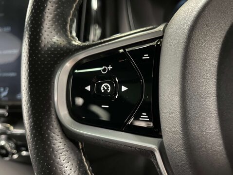 Volvo XC60 2.0 XC60 R-Design T8 PHEV AWD Auto 4WD 5dr 19