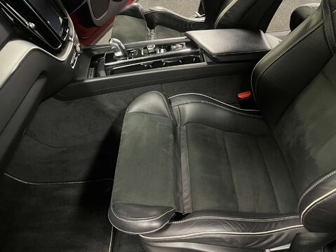 Volvo XC60 2.0 XC60 R-Design T8 PHEV AWD Auto 4WD 5dr 48