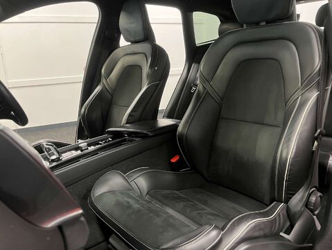 Volvo XC60 2.0 XC60 R-Design T8 PHEV AWD Auto 4WD 5dr 46