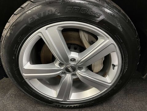 Audi E-Tron e-tron Technik 50 Quattro 4WD 5dr 52