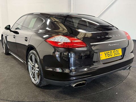 Porsche Panamera 3.6 Panamera V6 4 Semi-Auto 4WD 5dr 3