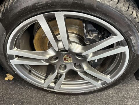 Porsche Panamera 3.6 Panamera V6 4 Semi-Auto 4WD 5dr 40