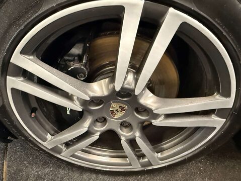 Porsche Panamera 3.6 Panamera V6 4 Semi-Auto 4WD 5dr 38