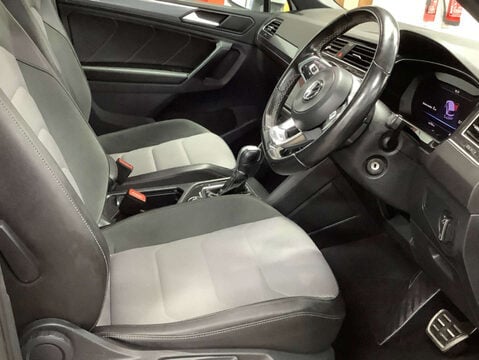 Volkswagen Tiguan 2.0 Tiguan R-Line TDI 4Motion Semi-Auto 4WD 5dr 10
