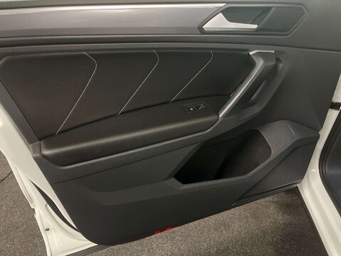 Volkswagen Tiguan 2.0 Tiguan R-Line TDI 4Motion DSG 4WD 5dr 45