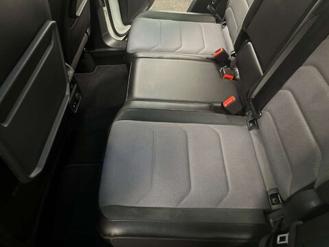 Volkswagen Tiguan 2.0 Tiguan R-Line TDI 4Motion DSG 4WD 5dr 43