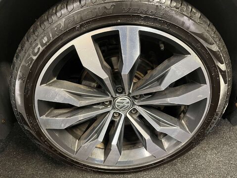 Volkswagen Tiguan 2.0 Tiguan R-Line TDI 4Motion DSG 4WD 5dr 10