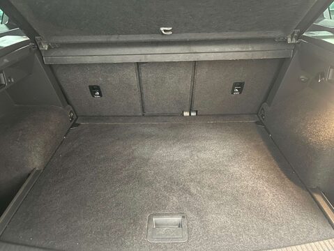 Volkswagen Tiguan 2.0 Tiguan R-Line TDI 4Motion DSG 4WD 5dr 37