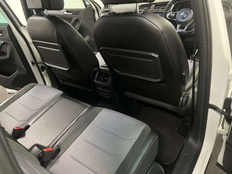 Volkswagen Tiguan 2.0 Tiguan R-Line TDI 4Motion DSG 4WD 5dr 34