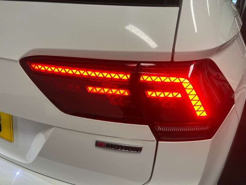 Volkswagen Tiguan 2.0 Tiguan R-Line TDI 4Motion DSG 4WD 5dr 55