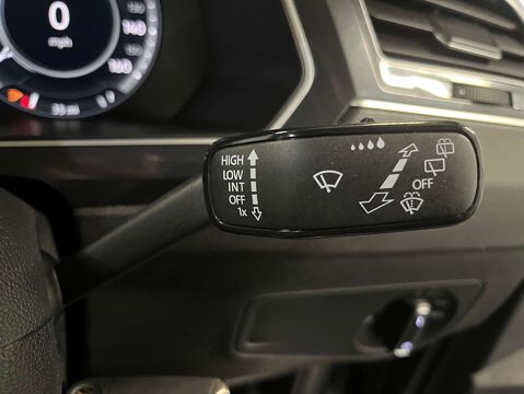 Volkswagen Tiguan 2.0 Tiguan R-Line TSi BlueMotion Technology 4Motion DSG 4WD 5dr 22