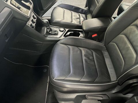 Volkswagen Tiguan 2.0 Tiguan R-Line TSi BlueMotion Technology 4Motion DSG 4WD 5dr 49