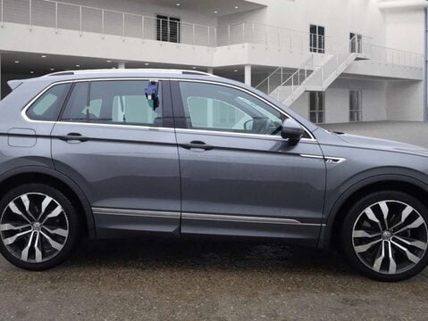 Volkswagen Tiguan 2.0 Tiguan R-Line TSi BlueMotion Technology 4Motion DSG 4WD 5dr 6