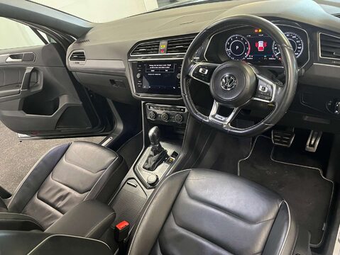 Volkswagen Tiguan 2.0 Tiguan R-Line TSi BlueMotion Technology 4Motion DSG 4WD 5dr 17