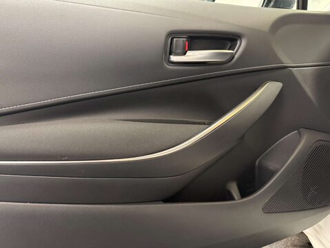 Toyota Corolla 1.8 Corolla Icon Tech VVTi HEV CVT 5dr 41