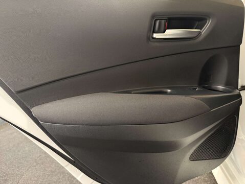 Toyota Corolla 1.8 Corolla Icon Tech VVTi HEV CVT 5dr 37