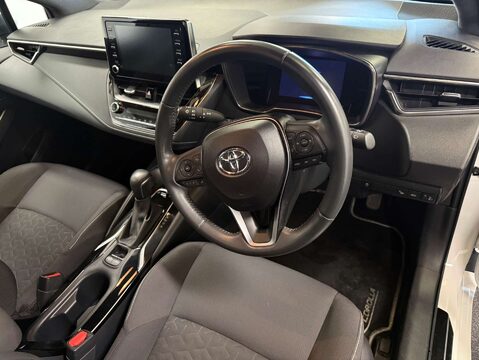 Toyota Corolla 1.8 Corolla Icon Tech VVTi HEV CVT 5dr 16