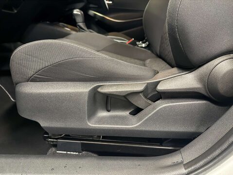 Toyota Corolla 1.8 Corolla Icon Tech VVTi HEV CVT 5dr 43