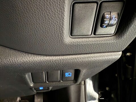 Toyota C-HR 1.8 C-HR Icon HEV CVT 5dr 18