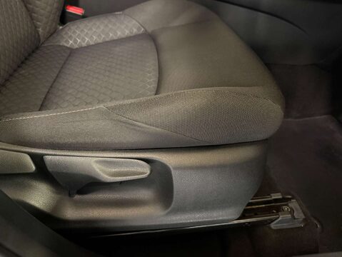 Toyota C-HR 1.8 C-HR Icon HEV CVT 5dr 13