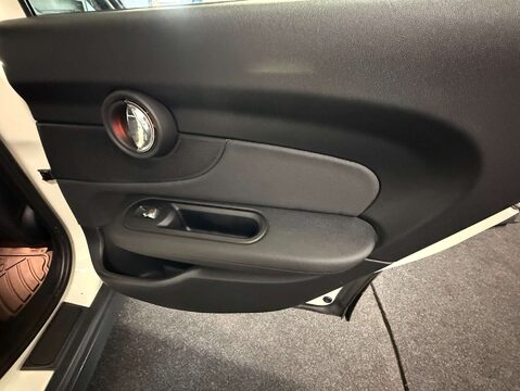 Mini Clubman 1.5 Clubman Cooper Classic 6dr 38