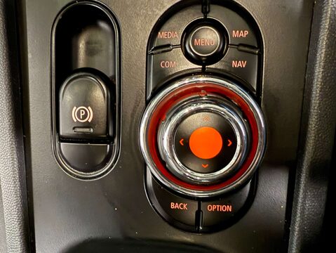 Mini Clubman 1.5 Clubman Cooper Classic 6dr 26