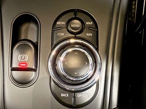 Mini Countryman 1.5 Countryman Cooper Classic Auto 5dr 40